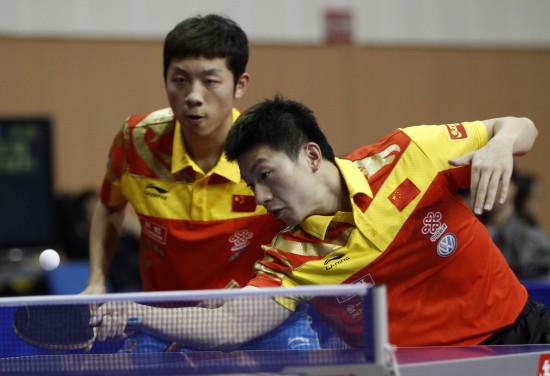 家长带着孩 家长带着孩